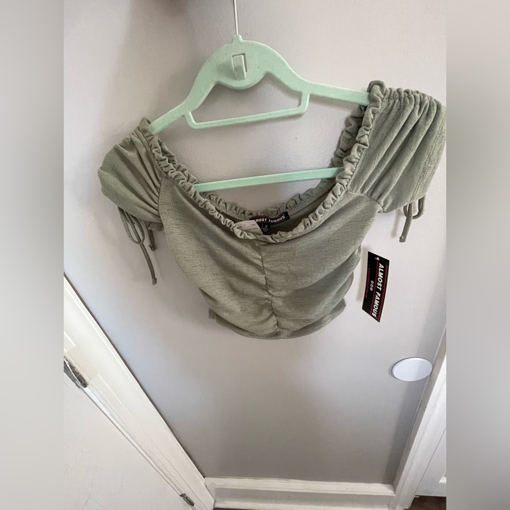 Ruffled off the shoulder crop